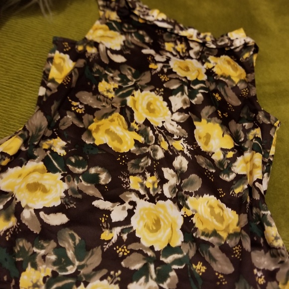 Donating Soon..LOFT Silk Ruffle Floral Blouse-SP - Picture 2 of 3
